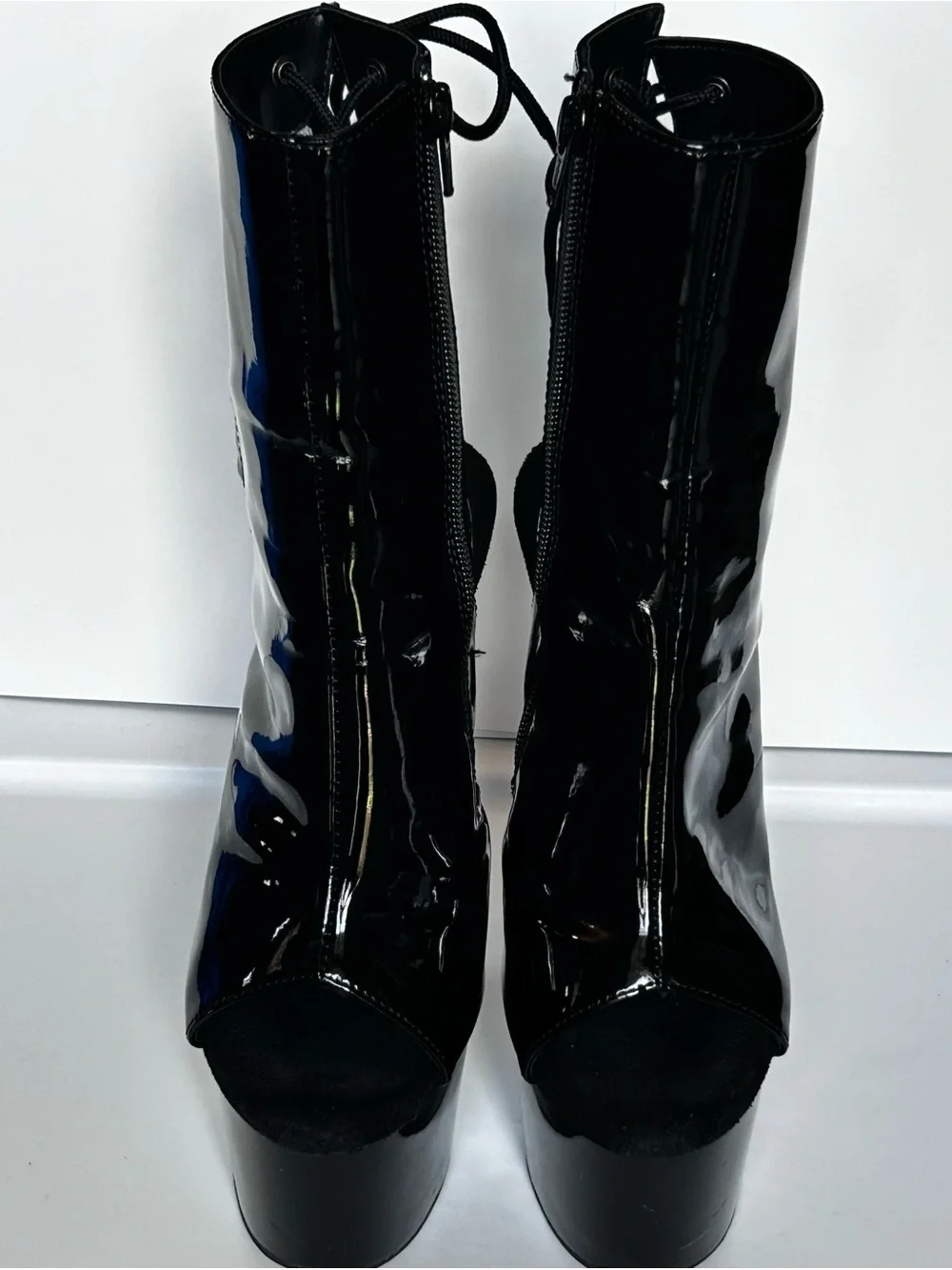 Pleaser striking black